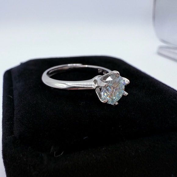 1ct Ice Blue Adjustable Moissanite Ring . S925 Silver , w/gra cert - Picture 3 of 12